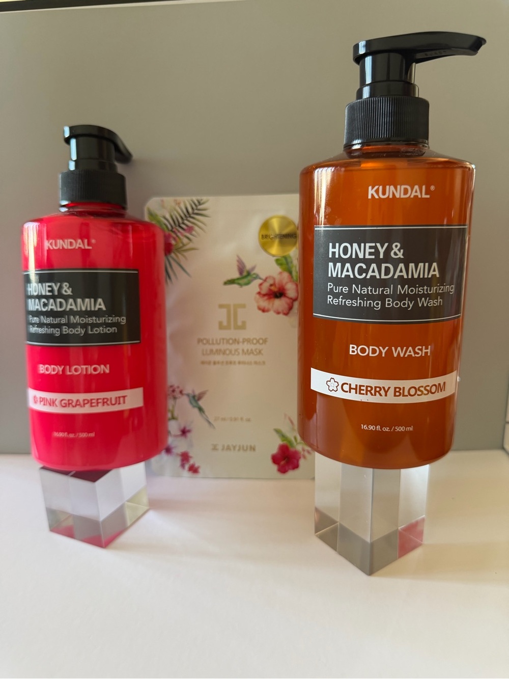Honey & Macadamia Cherry Blossom Body Wash - Brown